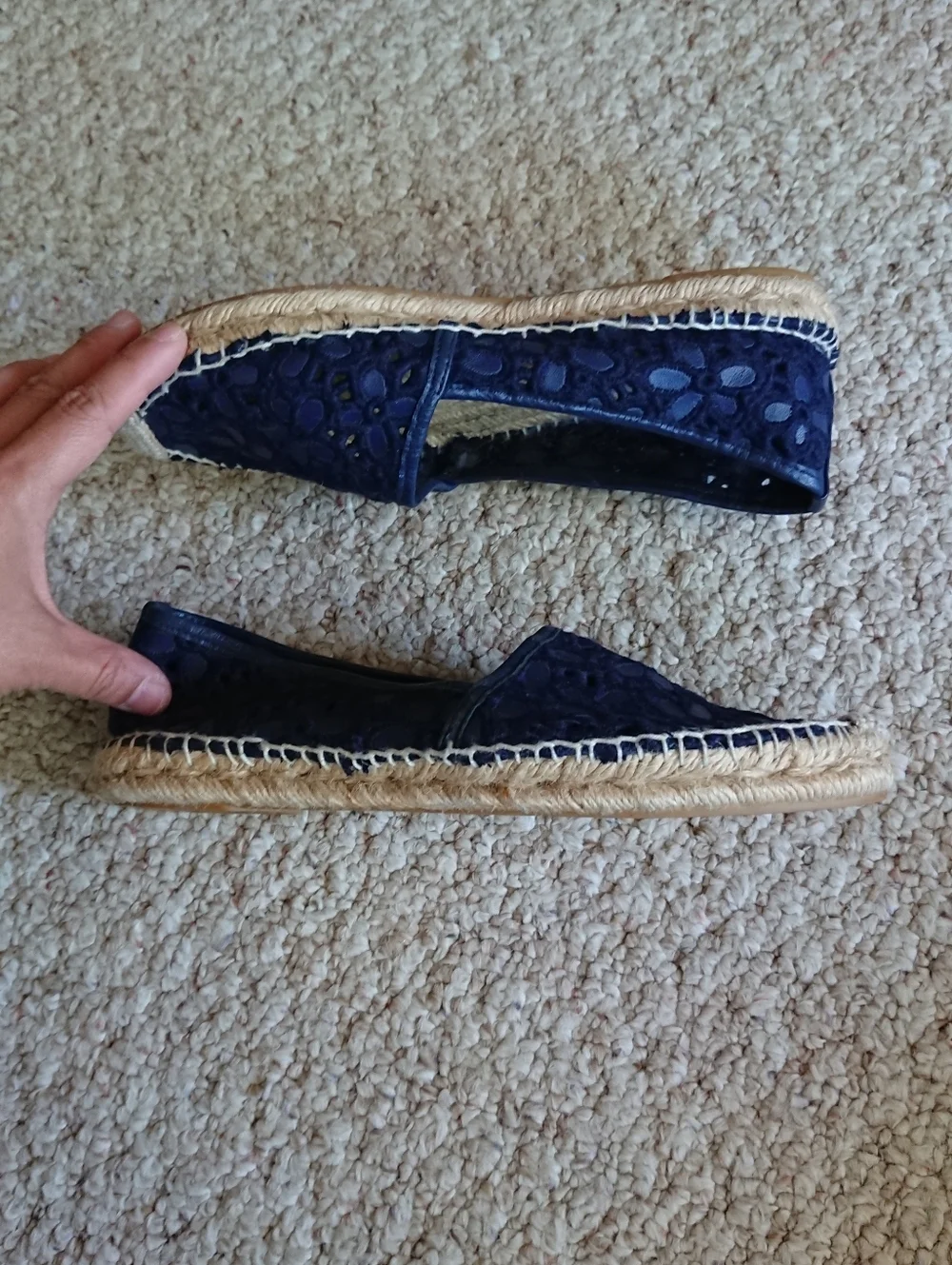 L.K. Bennett navy color Broderie Angaise Floral espadrille slip-on shoes sz 7.5
